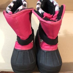Girl’s snowboots